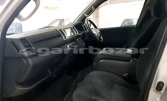 Buy Import 2016 Toyota Hiace in Dhaka, Dhaka Buy Import 2016 Toyota Hiace in Dhaka, Dhaka