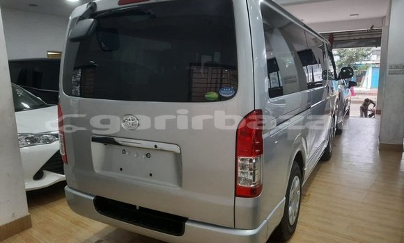 Buy Import 2016 Toyota Hiace in Dhaka, Dhaka Buy Import 2016 Toyota Hiace in Dhaka, Dhaka