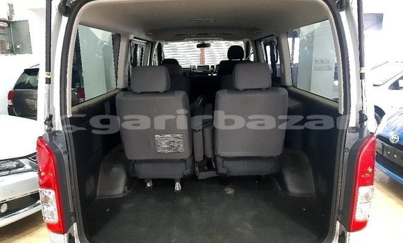 Buy Import 2016 Toyota Hiace in Dhaka, Dhaka Buy Import 2016 Toyota Hiace in Dhaka, Dhaka