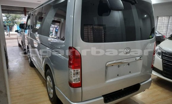 Buy Import 2016 Toyota Hiace in Dhaka, Dhaka Buy Import 2016 Toyota Hiace in Dhaka, Dhaka