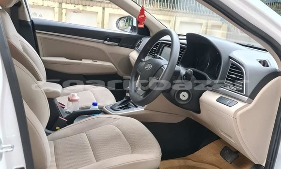 Buy Used 2016 Hyundai Elantra in Dhaka, Dhaka Buy Used 2016 Hyundai Elantra in Dhaka, Dhaka