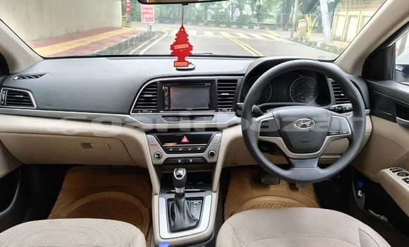Buy Used 2016 Hyundai Elantra in Dhaka, Dhaka Buy Used 2016 Hyundai Elantra in Dhaka, Dhaka