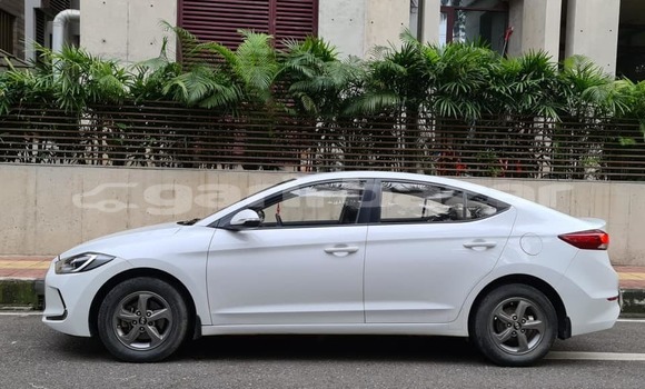 Buy Used 2016 Hyundai Elantra in Dhaka, Dhaka Buy Used 2016 Hyundai Elantra in Dhaka, Dhaka