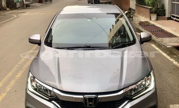 Buy New 2017 Honda Grace in Dhaka, Dhaka