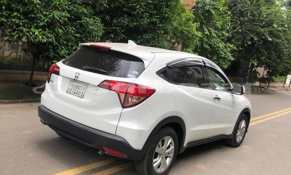 Buy Used 2014 Honda Vezel in Dhaka, Dhaka Buy Used 2014 Honda Vezel in Dhaka, Dhaka