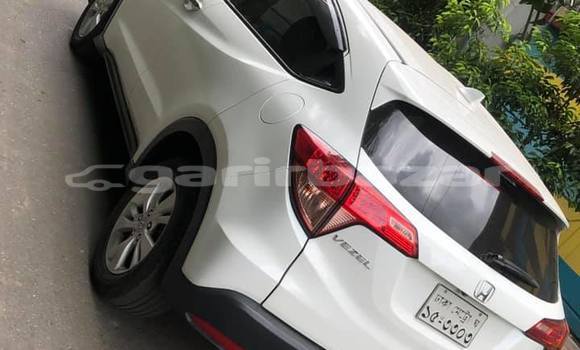 Buy Used 2014 Honda Vezel in Dhaka, Dhaka Buy Used 2014 Honda Vezel in Dhaka, Dhaka
