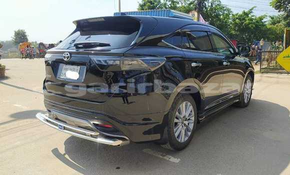 Buy Used 2014 Toyota Harrier in Dhaka, Dhaka Buy Used 2014 Toyota Harrier in Dhaka, Dhaka