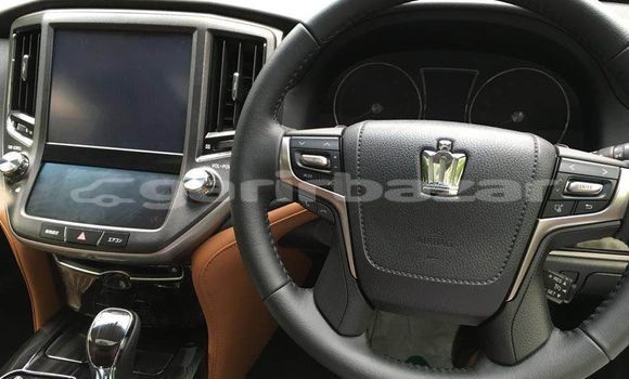 Buy Used 2016 Toyota Crown in Dhaka, Dhaka Buy Used 2016 Toyota Crown in Dhaka, Dhaka