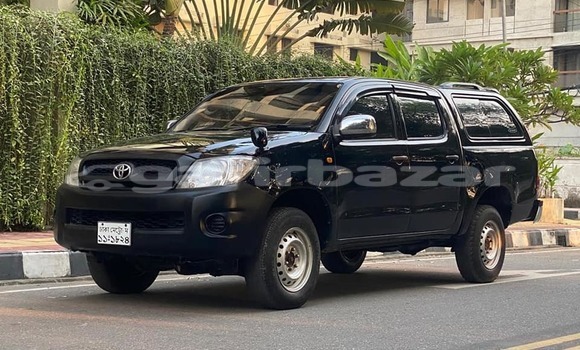 Buy Used 2009 Toyota Hilux in Dhaka, Dhaka Buy Used 2009 Toyota Hilux in Dhaka, Dhaka