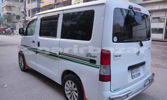 Buy Used 2011 Toyota TownAce in Dhaka, Dhaka Buy Used 2011 Toyota TownAce in Dhaka, Dhaka