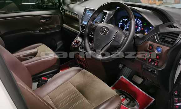 কেনা আমদানি Toyota Esquire White গাড়ী মধ্যে ঢাকা মধ্যে Dhaka কেনা আমদানি Toyota Esquire White গাড়ী মধ্যে ঢাকা মধ্যে Dhaka