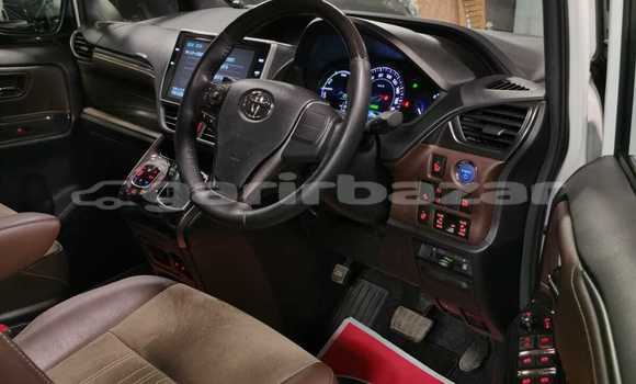 কেনা আমদানি Toyota Esquire White গাড়ী মধ্যে ঢাকা মধ্যে Dhaka কেনা আমদানি Toyota Esquire White গাড়ী মধ্যে ঢাকা মধ্যে Dhaka