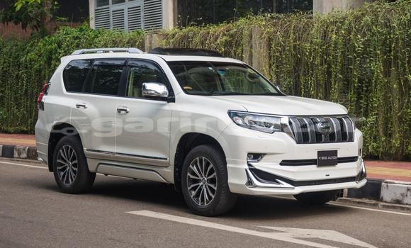 Buy Import 2017 Toyota Land Cruiser Prado in Dhaka, Dhaka Buy Import 2017 Toyota Land Cruiser Prado in Dhaka, Dhaka