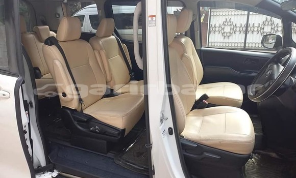 Buy Used 2014 Toyota Noah in Dhaka, Dhaka Buy Used 2014 Toyota Noah in Dhaka, Dhaka