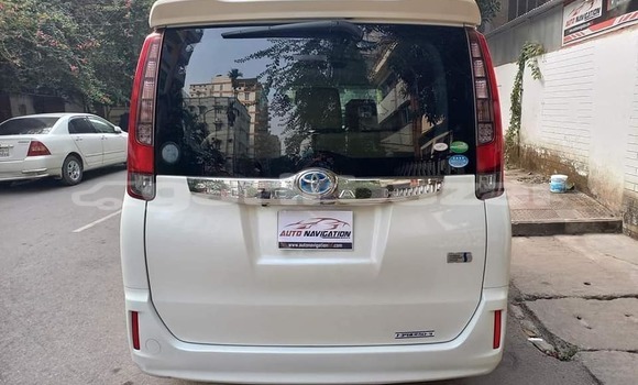 Buy Used 2014 Toyota Noah in Dhaka, Dhaka Buy Used 2014 Toyota Noah in Dhaka, Dhaka
