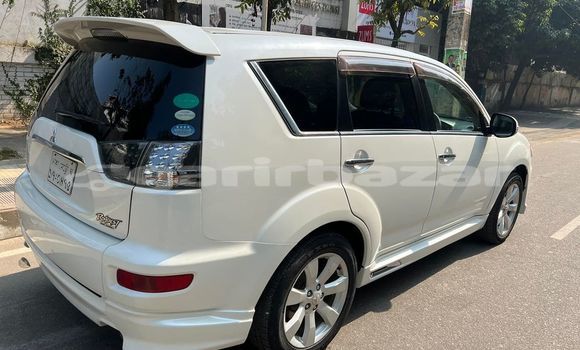 Buy Used 2010 Mitsubishi Outlander in Dhaka, Dhaka Buy Used 2010 Mitsubishi Outlander in Dhaka, Dhaka