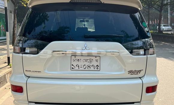 Buy Used 2010 Mitsubishi Outlander in Dhaka, Dhaka Buy Used 2010 Mitsubishi Outlander in Dhaka, Dhaka