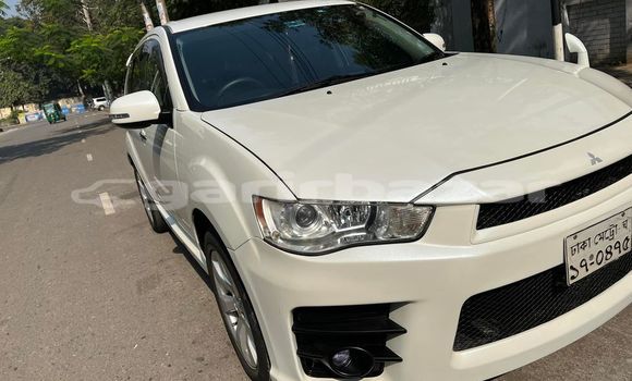 Buy Used 2010 Mitsubishi Outlander in Dhaka, Dhaka Buy Used 2010 Mitsubishi Outlander in Dhaka, Dhaka