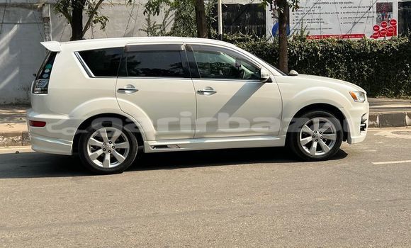 Buy Used 2010 Mitsubishi Outlander in Dhaka, Dhaka Buy Used 2010 Mitsubishi Outlander in Dhaka, Dhaka
