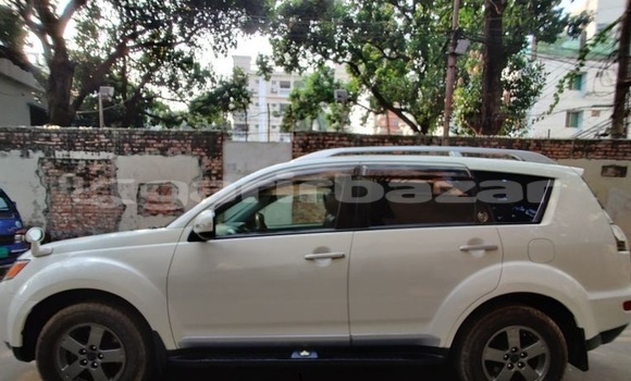 কেনা ব্যবহৃত Mitsubishi Outlander White গাড়ী মধ্যে ঢাকা মধ্যে Dhaka কেনা ব্যবহৃত Mitsubishi Outlander White গাড়ী মধ্যে ঢাকা মধ্যে Dhaka