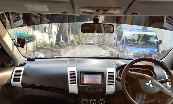 কেনা ব্যবহৃত Mitsubishi Outlander White গাড়ী মধ্যে ঢাকা মধ্যে Dhaka কেনা ব্যবহৃত Mitsubishi Outlander White গাড়ী মধ্যে ঢাকা মধ্যে Dhaka