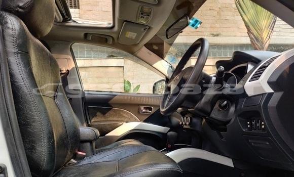 কেনা ব্যবহৃত Mitsubishi Outlander White গাড়ী মধ্যে ঢাকা মধ্যে Dhaka কেনা ব্যবহৃত Mitsubishi Outlander White গাড়ী মধ্যে ঢাকা মধ্যে Dhaka