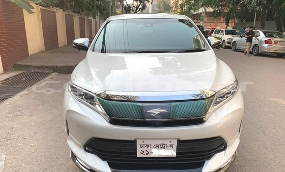 Buy Used 2018 Toyota Harrier in Dhaka, Dhaka Buy Used 2018 Toyota Harrier in Dhaka, Dhaka
