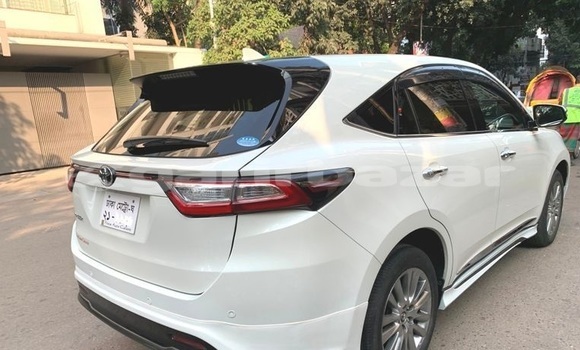 Buy Used 2018 Toyota Harrier in Dhaka, Dhaka Buy Used 2018 Toyota Harrier in Dhaka, Dhaka