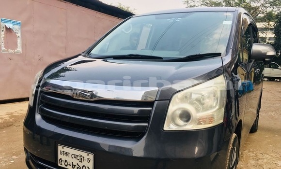 Buy Used 2009 Toyota Noah in Dhaka, Dhaka Buy Used 2009 Toyota Noah in Dhaka, Dhaka