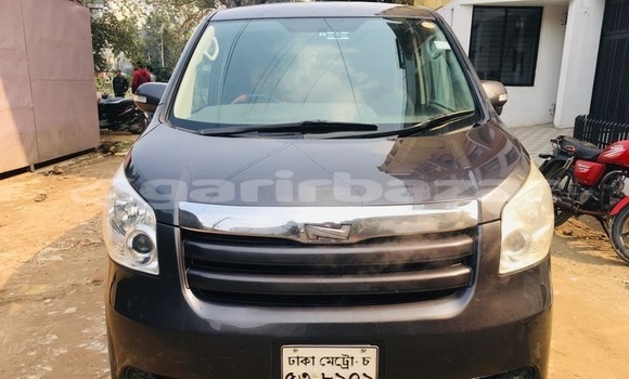 Buy Used 2009 Toyota Noah in Dhaka, Dhaka Buy Used 2009 Toyota Noah in Dhaka, Dhaka