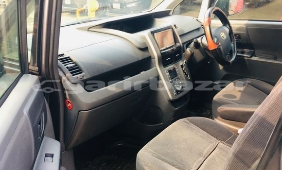 Buy Used 2009 Toyota Noah in Dhaka, Dhaka Buy Used 2009 Toyota Noah in Dhaka, Dhaka
