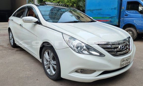 Buy Used 2012 Hyundai Sonata in Dhaka, Dhaka Buy Used 2012 Hyundai Sonata in Dhaka, Dhaka