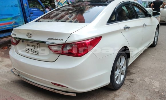 Buy Used 2012 Hyundai Sonata in Dhaka, Dhaka Buy Used 2012 Hyundai Sonata in Dhaka, Dhaka