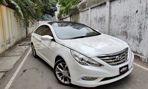 Buy Used 2012 Hyundai Sonata in Dhaka, Dhaka Buy Used 2012 Hyundai Sonata in Dhaka, Dhaka