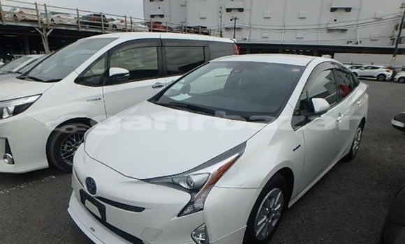 Buy Used 2016 Toyota Prius in Dhaka, Dhaka Buy Used 2016 Toyota Prius in Dhaka, Dhaka