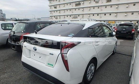 Buy Used 2016 Toyota Prius in Dhaka, Dhaka Buy Used 2016 Toyota Prius in Dhaka, Dhaka