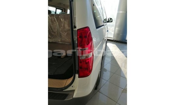 Buy Import 2019 Hyundai Accent in Import - Dubai, Bandarban Buy Import 2019 Hyundai Accent in Import - Dubai, Bandarban