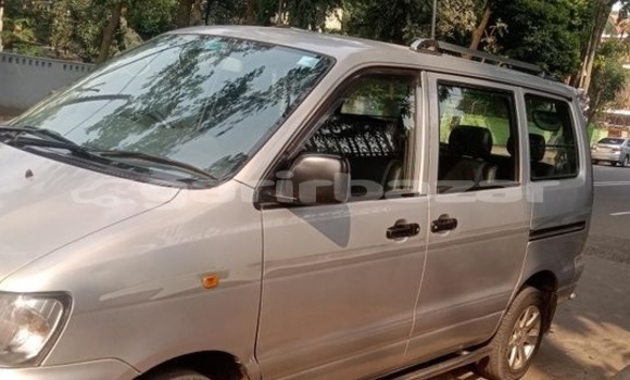 Buy Used 2005 Toyota Noah in Dhaka, Dhaka Buy Used 2005 Toyota Noah in Dhaka, Dhaka