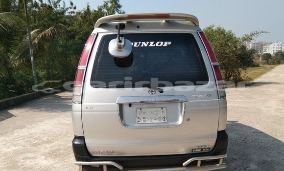 Buy Used 2006 Toyota Noah in Dhaka, Dhaka Buy Used 2006 Toyota Noah in Dhaka, Dhaka