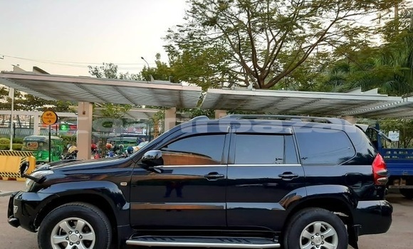 Buy Used 2005 Toyota Land Cruiser Prado in Dhaka, Dhaka Buy Used 2005 Toyota Land Cruiser Prado in Dhaka, Dhaka