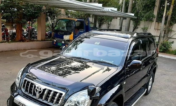 Buy Used 2005 Toyota Land Cruiser Prado in Dhaka, Dhaka Buy Used 2005 Toyota Land Cruiser Prado in Dhaka, Dhaka