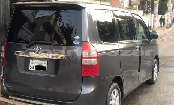 Buy Used 2011 Toyota Noah in Dhaka, Dhaka Buy Used 2011 Toyota Noah in Dhaka, Dhaka
