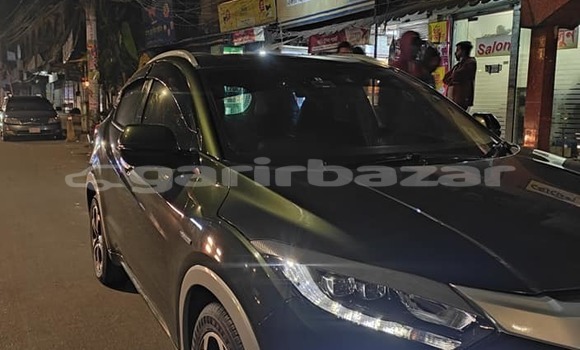 Buy Used 2014 Honda Vezel in Dhaka, Dhaka Buy Used 2014 Honda Vezel in Dhaka, Dhaka