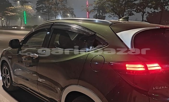 Buy Used 2014 Honda Vezel in Dhaka, Dhaka Buy Used 2014 Honda Vezel in Dhaka, Dhaka