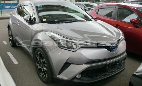 Buy Used 2017 Toyota CH-R in Dhaka, Dhaka Buy Used 2017 Toyota CH-R in Dhaka, Dhaka