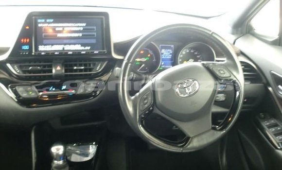 Buy Used 2017 Toyota CH-R in Dhaka, Dhaka Buy Used 2017 Toyota CH-R in Dhaka, Dhaka