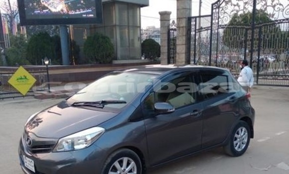 Buy Used 2011 Toyota Vitz in Dhaka, Dhaka Buy Used 2011 Toyota Vitz in Dhaka, Dhaka