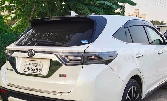 Buy Used 2016 Toyota Harrier in Dhaka, Dhaka Buy Used 2016 Toyota Harrier in Dhaka, Dhaka