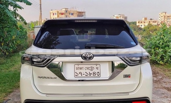 Buy Used 2016 Toyota Harrier in Dhaka, Dhaka Buy Used 2016 Toyota Harrier in Dhaka, Dhaka