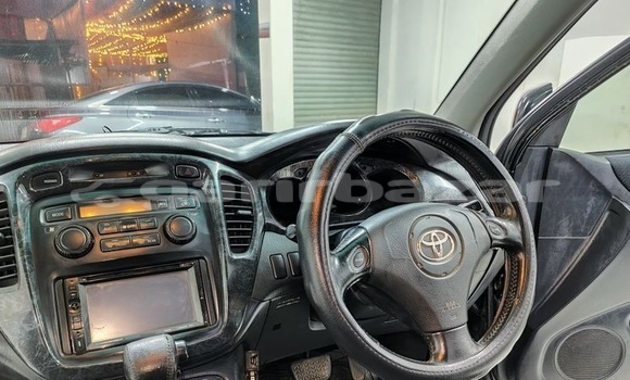 Buy Used 2005 Toyota Kluger in Dhaka, Dhaka Buy Used 2005 Toyota Kluger in Dhaka, Dhaka